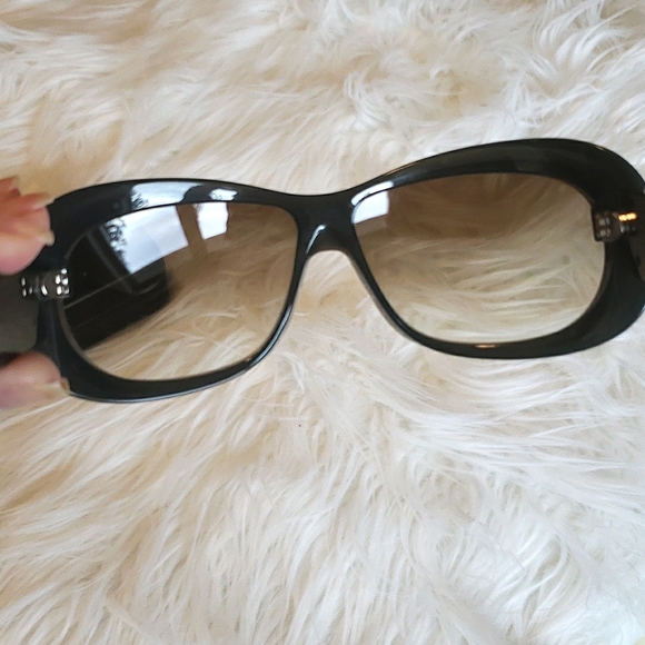 Yves Saint Laurent sunglasses - Picture 11 of 16